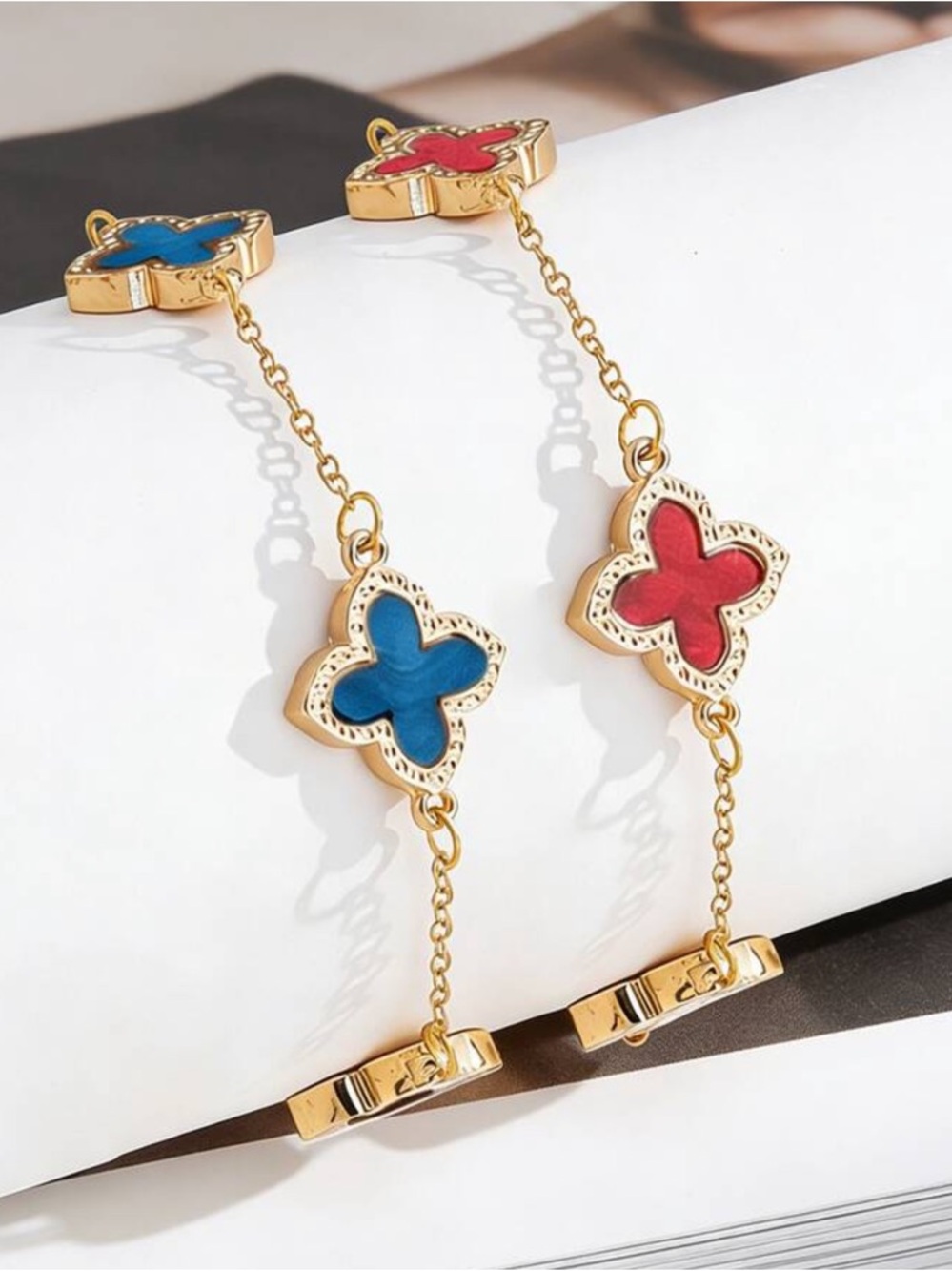 2pc Gold Clover Bracelet - Blue & Red
